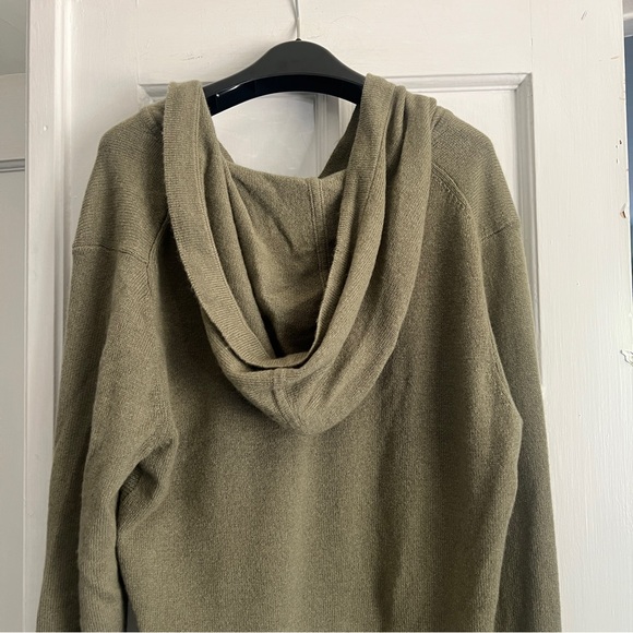 Theory Easy V 100% Cashmere Hoodie - Picture 9 of 11